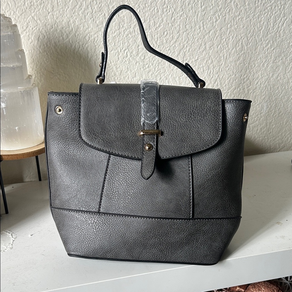 Elegant Gray Leather Handbag